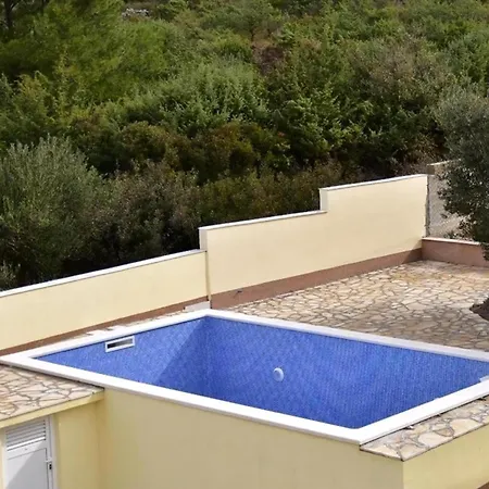 Apartment Mit Terrasse Und Herrlichem Meerblick Razanj