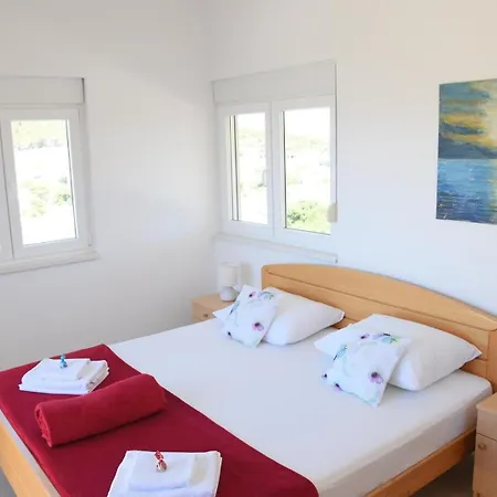 Apartment Mit Terrasse Und Herrlichem Meerblick Razanj