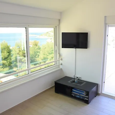 Mit Terrasse Und Herrlichem Meerblick Razanj